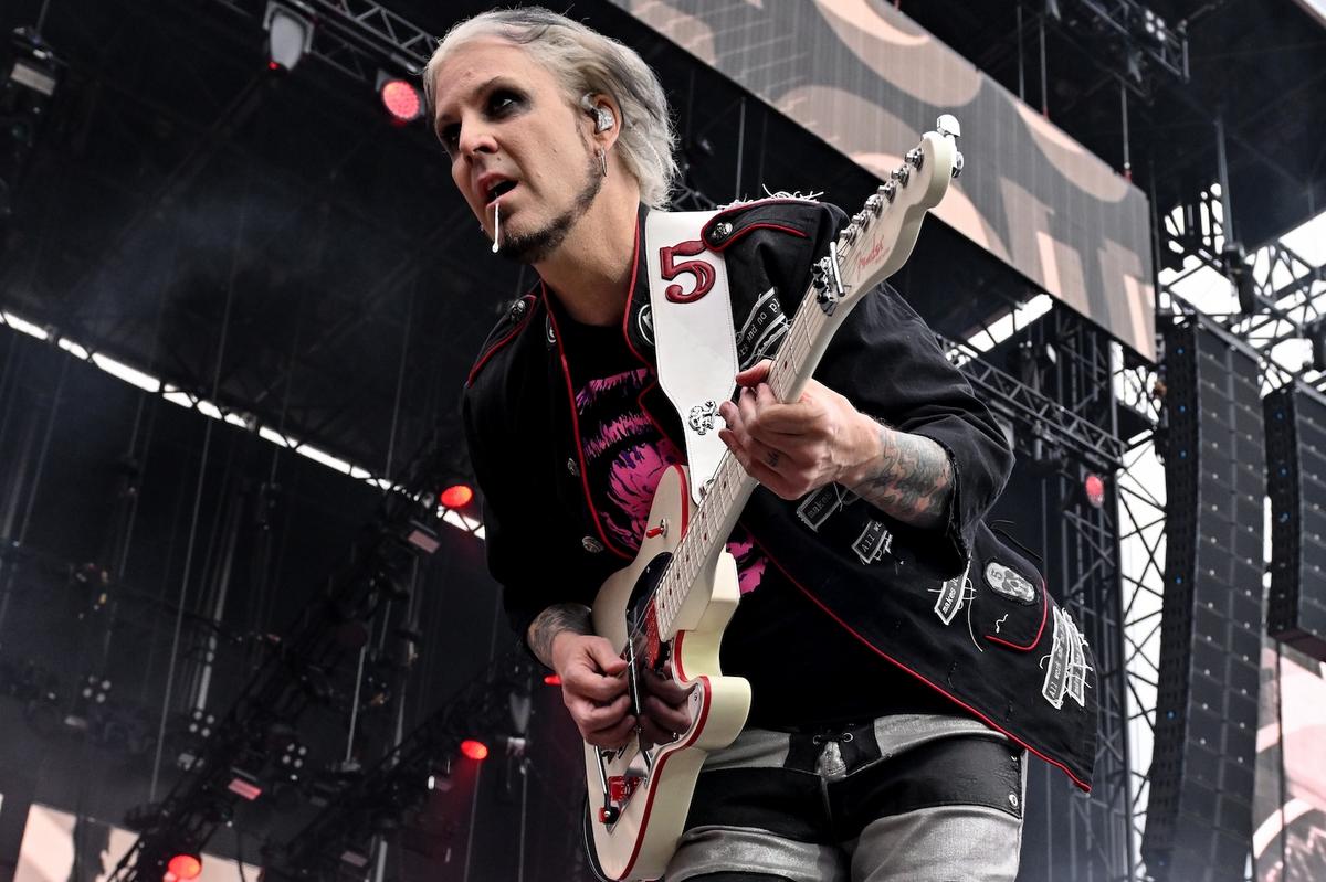 John 5 Responds to Accusations of Guitar Miming With Motley Crue