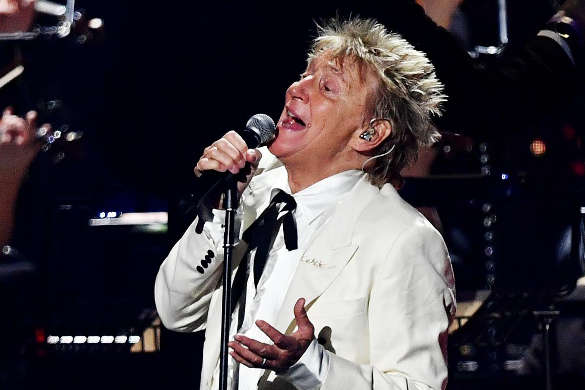 Rod Stewart Adds 12 New Concerts for Spring 2025