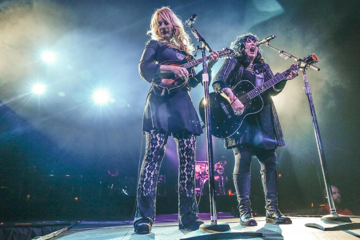 Heart Postpones All Tour Dates Due to Ann Wilson’s Health Issues