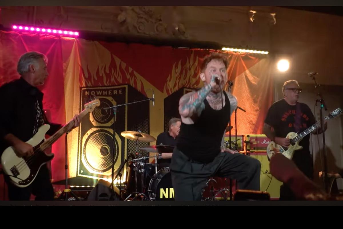 Watch Sex Pistols Perform Their First Show Without Johnny Rotten