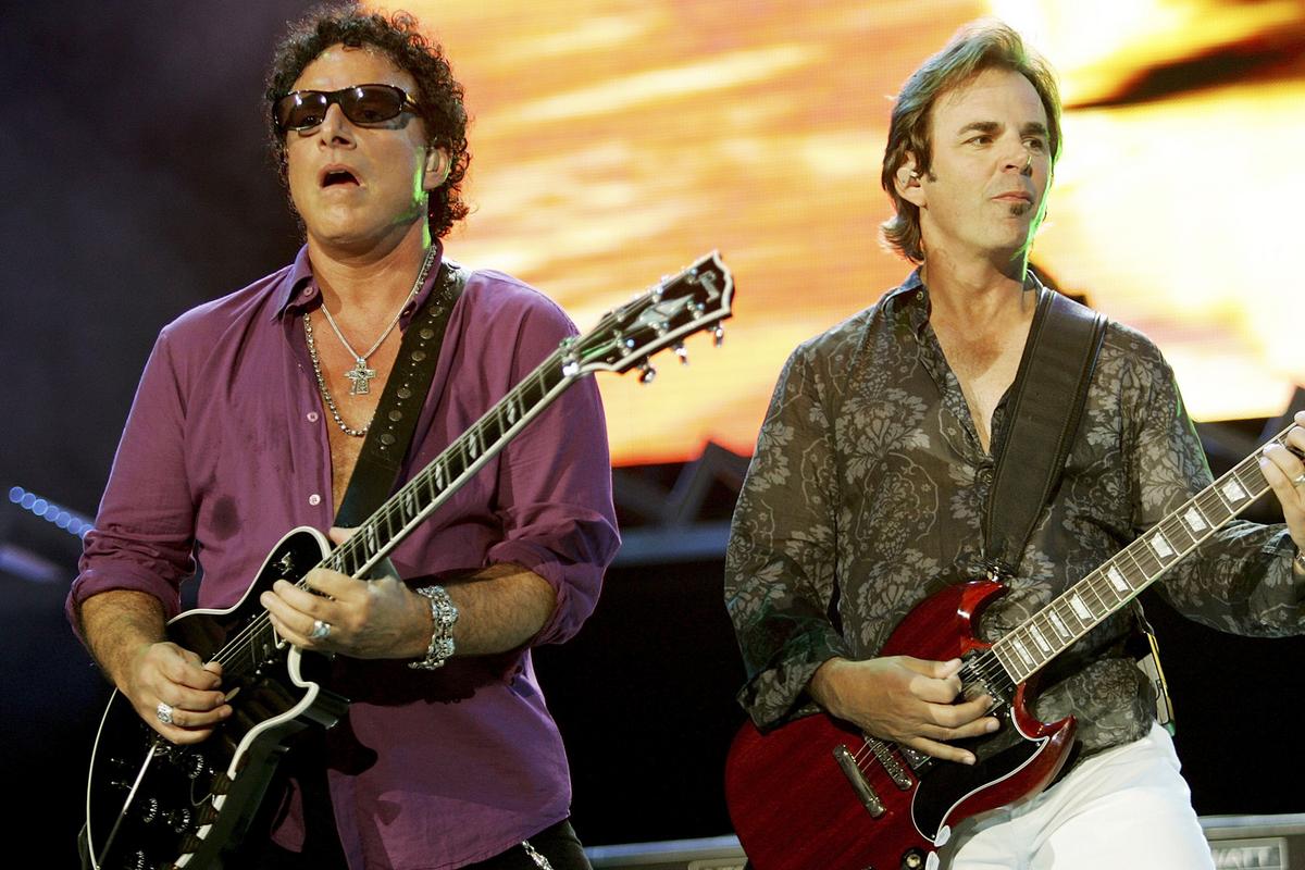 Journey’s Neal Schon Calls Jonathan Cain’s Accusations ‘Rubbish’