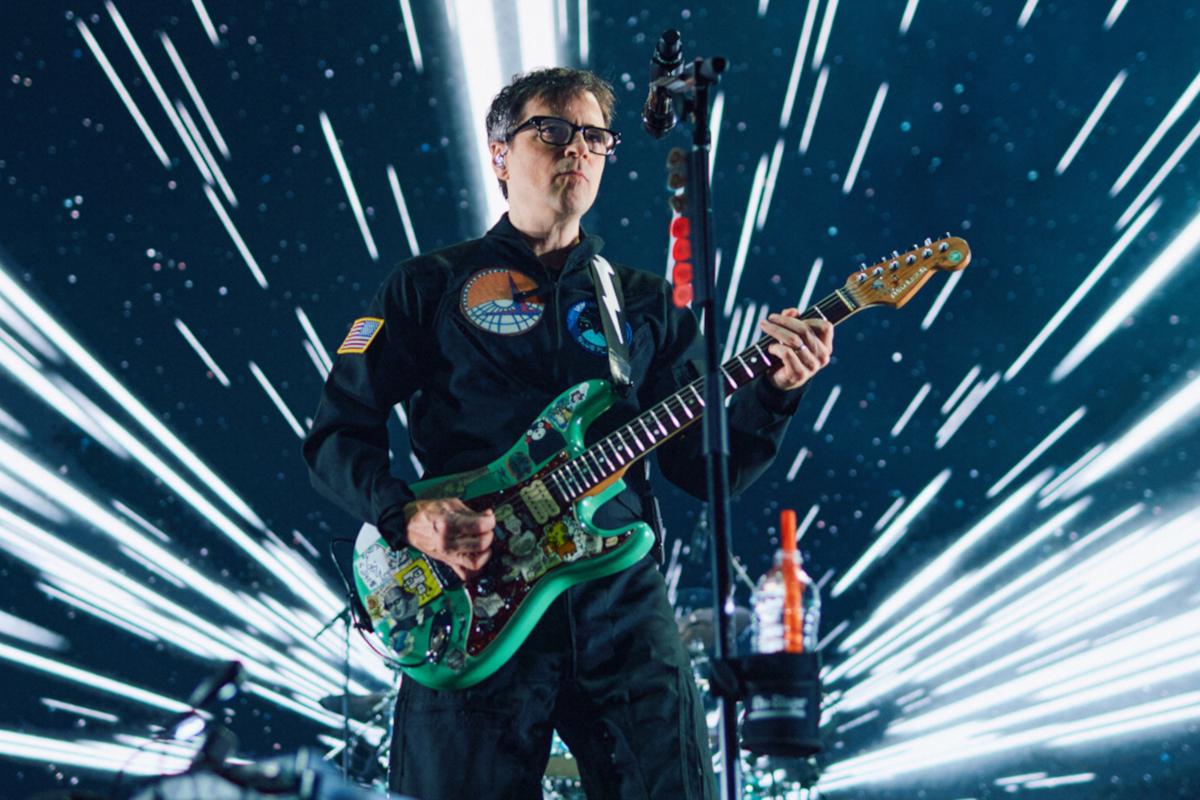 Weezer Launches Voyage to the Blue Planet Tour: Photos, Set List