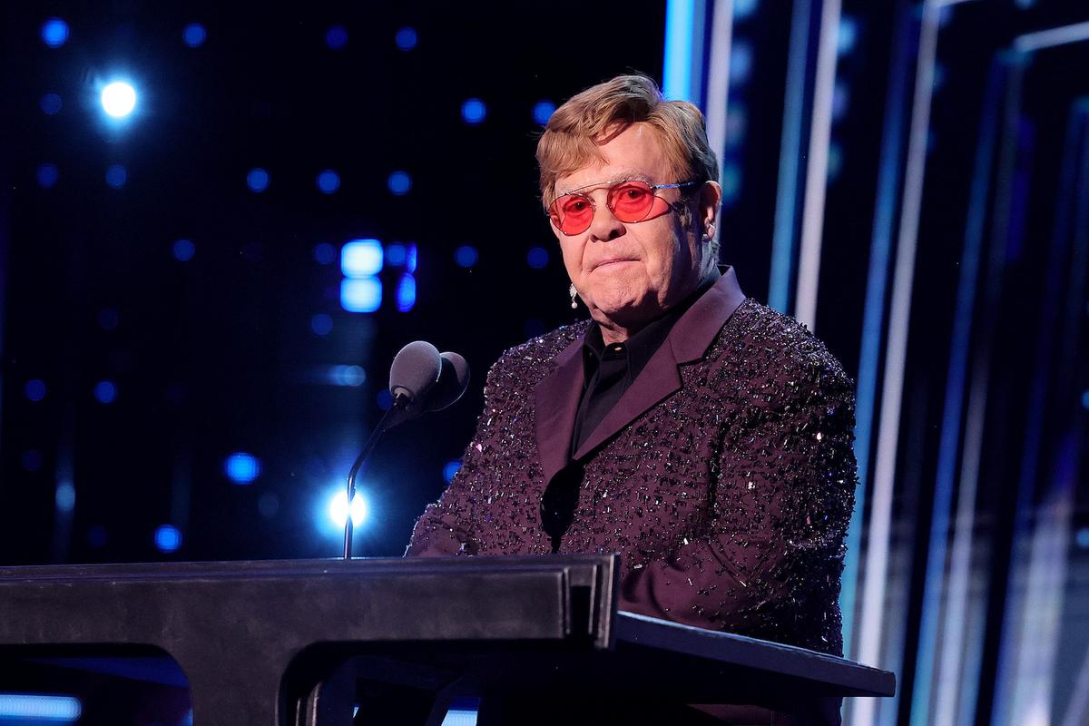 Elton John Recovering From Eye Infection That Caused Blindness