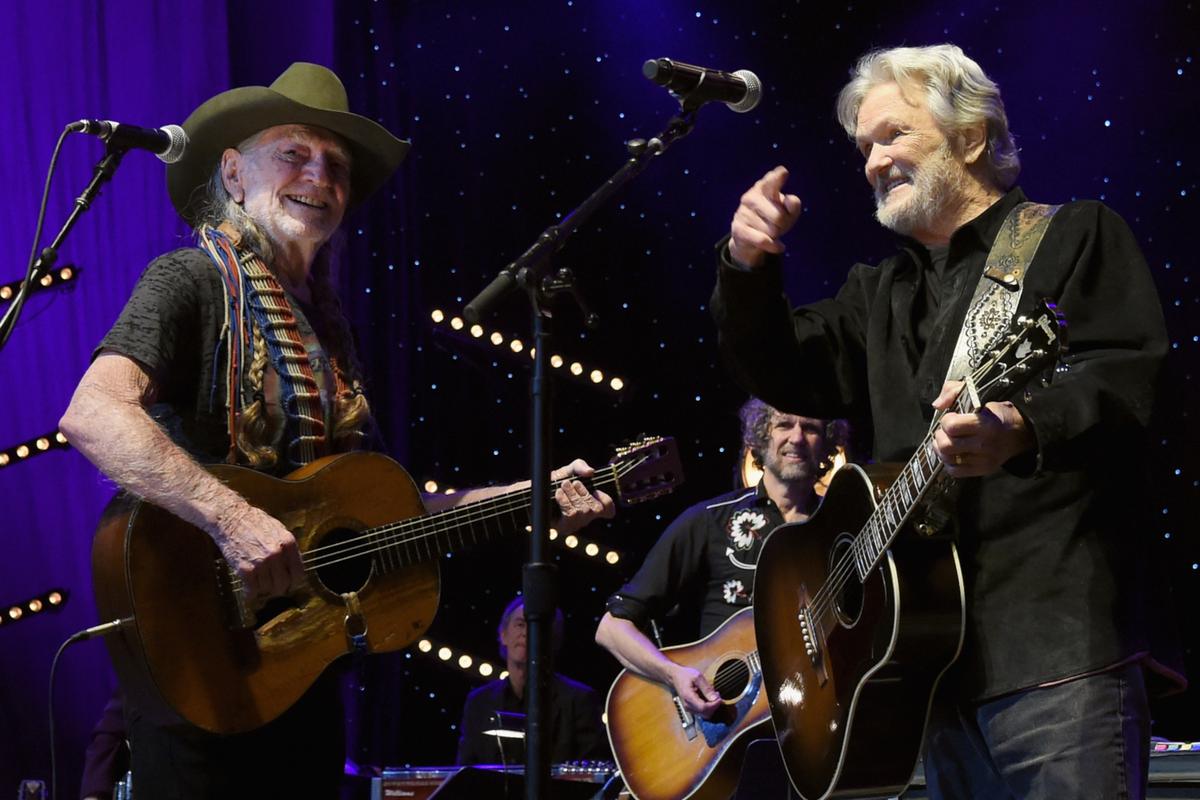 Willie Nelson Honors ‘Good Friend’ Kris Kristofferson