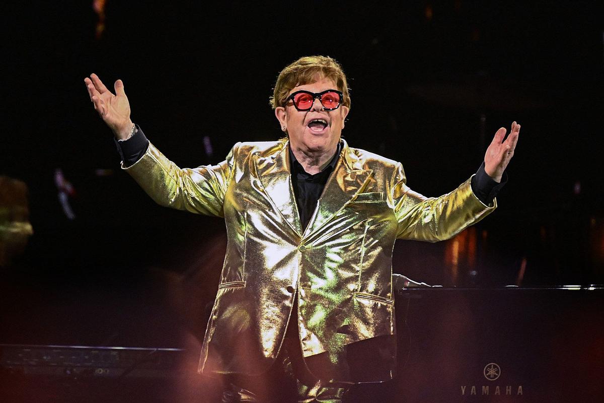 Elton John Says He’s Blind in Right Eye: ‘I Can’t See Anything’